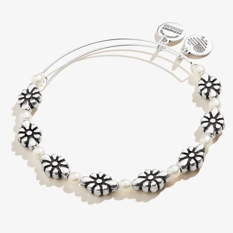 Daisy and Pearl Motif Charm Bangle – Fresh Floral Accent