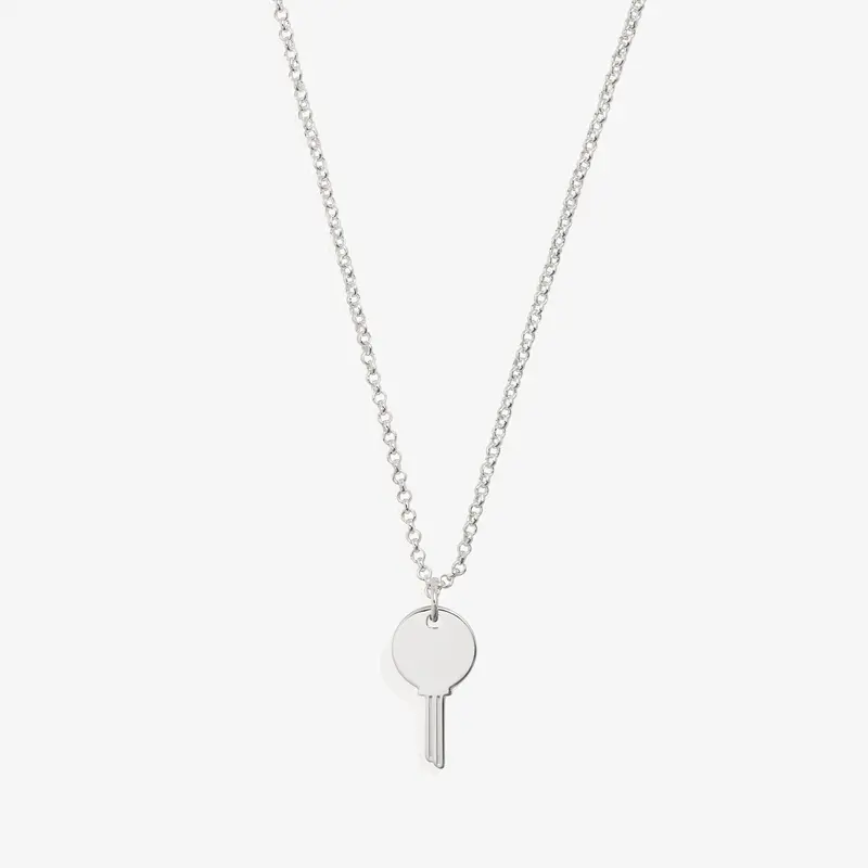 Elegant Key Pendant Necklace – 20 Inch