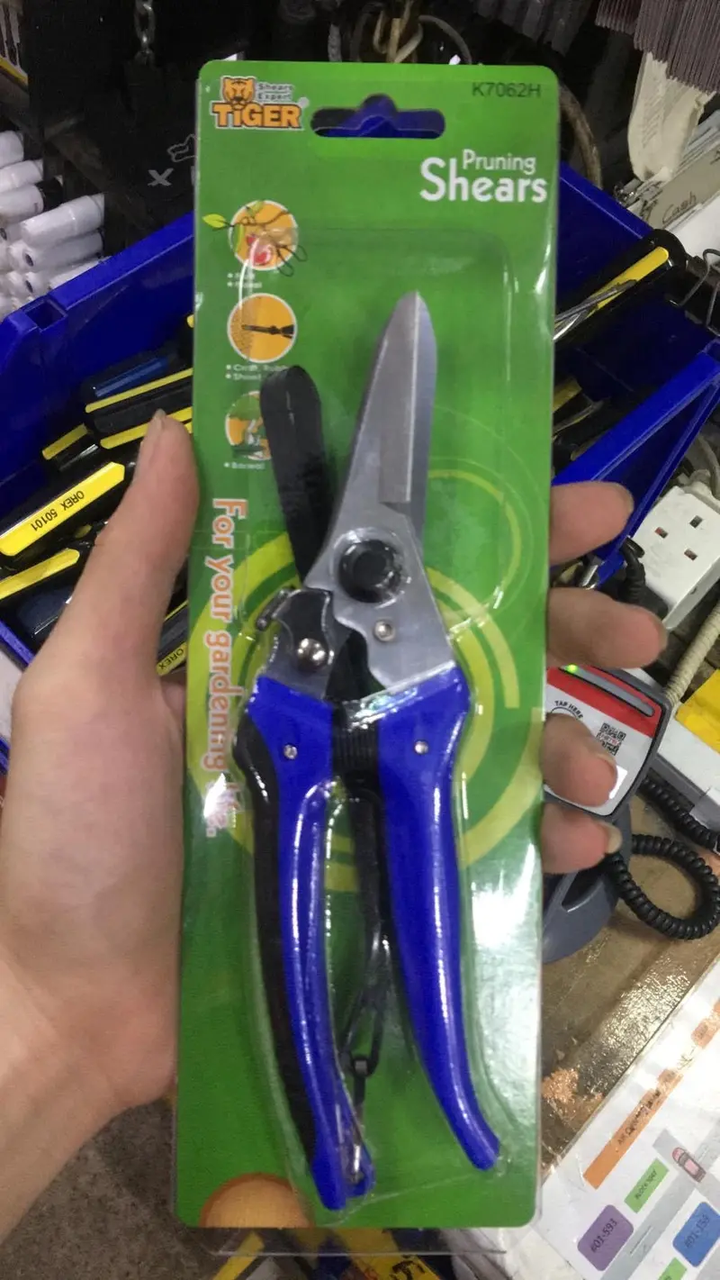 Tiger SHEAR-T7062 High-Carbon Steel Pruning Scissors with Non-Slip Handles