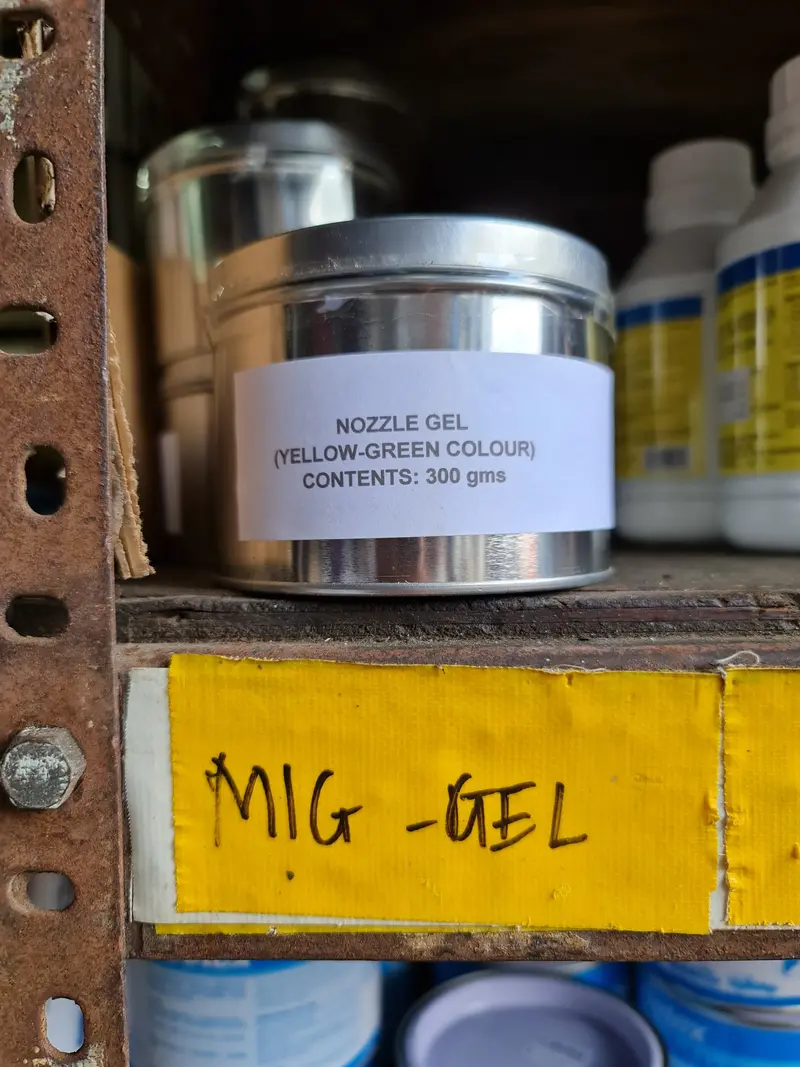 Yellow-Green MIG Nozzle Gel – 300g Anti-Spatter Jelly | Model MIG-GEL