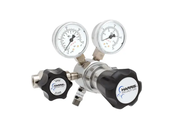 Harris 721C-015-510A-B Two-Stage Ultra-High-Purity Brass Regulator 1
